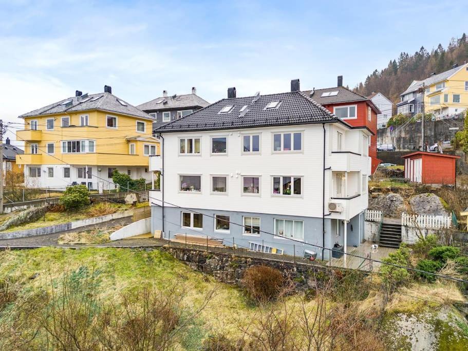 Lille Damsgardsveien 61 Apartamento Bergen Exterior foto